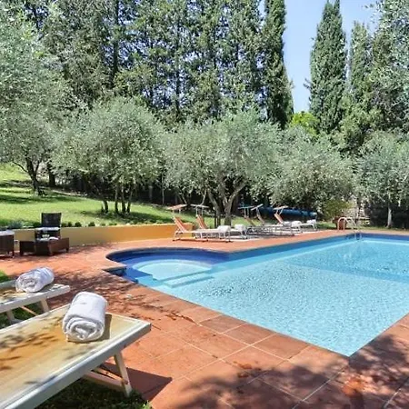 4bdrm Elegant Apartm In Private Estate, Shared Swimmingpool, Maze Garden Apartment