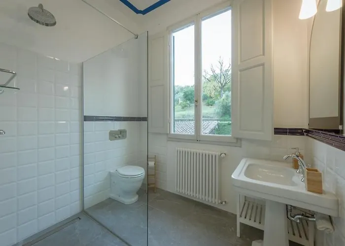 4bdrm Elegant Apartm In Private Estate, Shared Swimmingpool, Maze Garden *