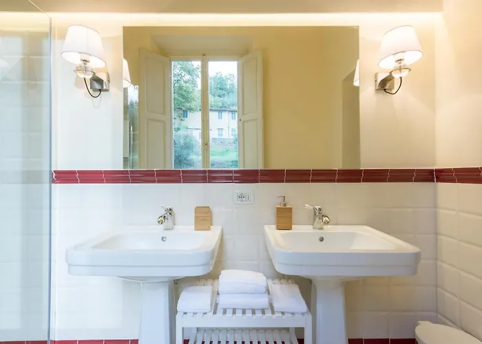 4bdrm Elegant Apartm In Private Estate, Shared Swimmingpool, Maze Garden Appartamento Firenze