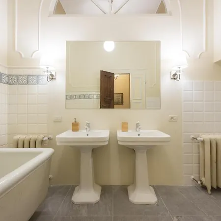 Apartmán 4bdrm Elegant Apartm In Private Estate, Shared Swimmingpool, Maze Garden